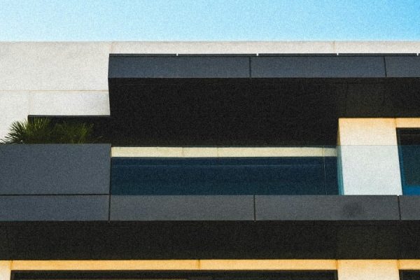 This guide explains how to buy ultra‑luxury real estate in Dubai in 2026, focusing on where to find the best properties, how to keep acquisitions private, and w...