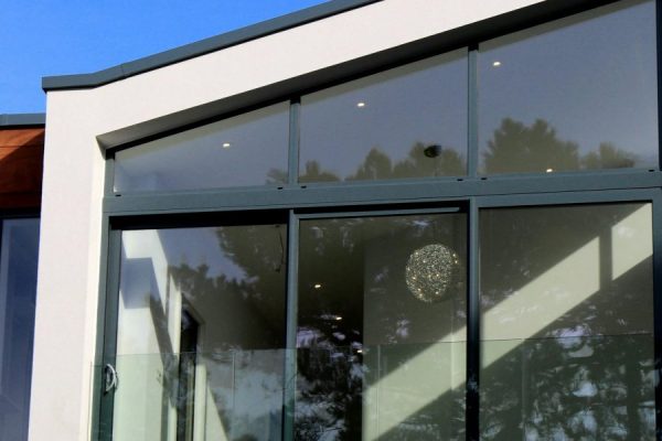This guide explains how international buyers can find and buy modern homes for sale in Connecticut in 2026, showing why the state remains a top luxury market de...