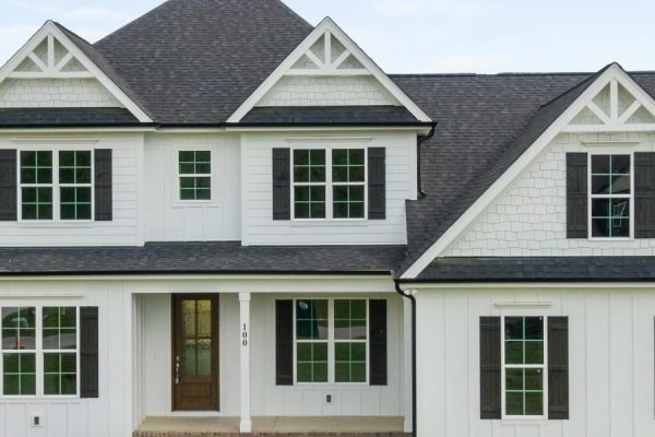 This article explains why North Carolina is drawing wealthy global buyers in 2026 and how to find luxury houses for sale there. It reviews market data showing a...