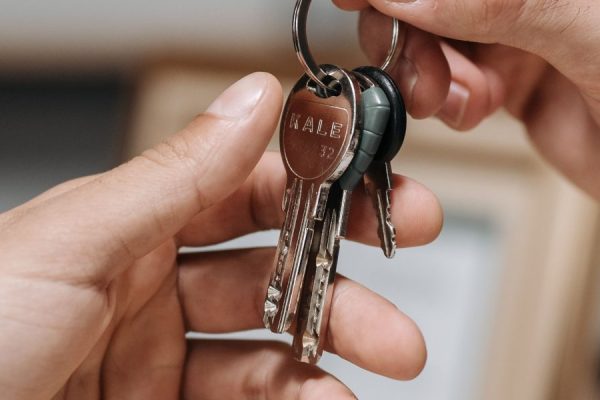This article explains how corporate and institutional buyers have reshaped Dubai's luxury real estate market in 2026, creating new dynamics for both buyers and...