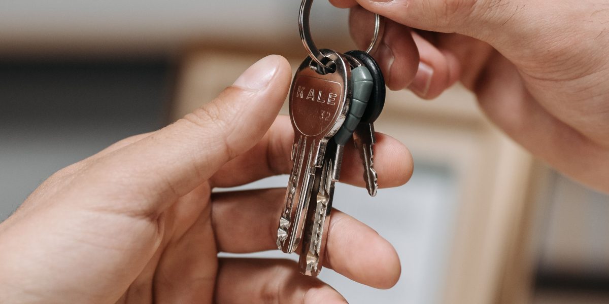 This article explains how corporate and institutional buyers have reshaped Dubai's luxury real estate market in 2026, creating new dynamics for both buyers and...