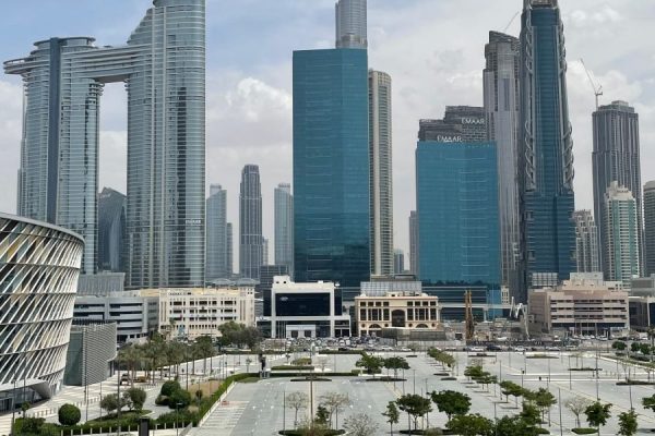 This article explains why curated data and trusted search resources are essential for buyers of Dubai luxury property in 2026. It reviews the macro databases an...