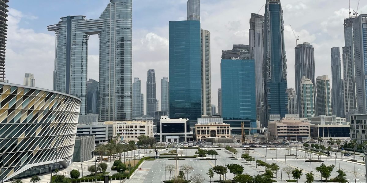 This article explains why curated data and trusted search resources are essential for buyers of Dubai luxury property in 2026. It reviews the macro databases an...