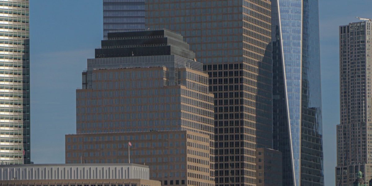 This article explains why New York City and major U.S. real estate firms are essential partners for luxury investors, highlighting how top NYC brokerages and la...